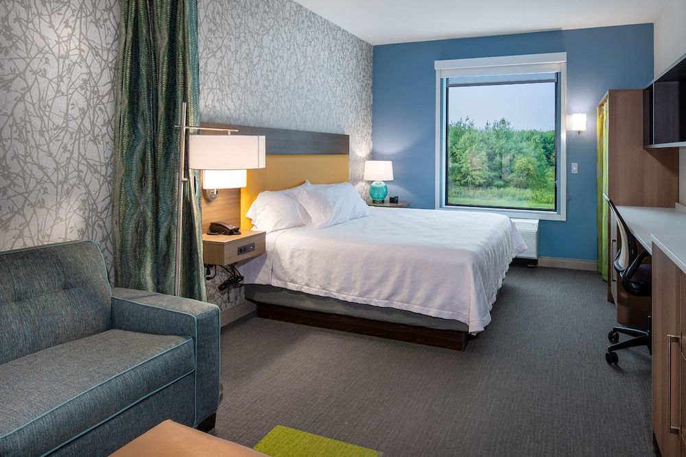 Studio, 1 King Bed, Accessible, Bathtub