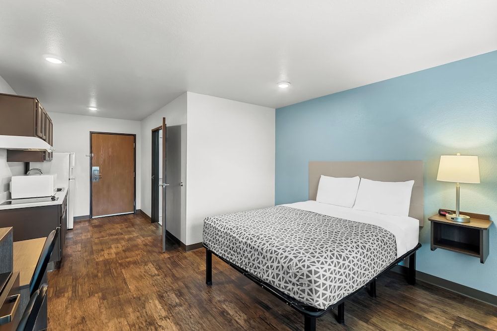 Room, 1 Queen Bed, Accessible, Non Smoking (Bathtub)