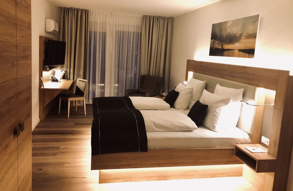 Four Stars by City Hotel Deluxe Double Room, Garden View 2