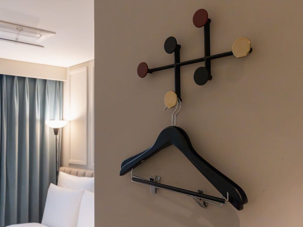 Hotel Crescendo Seoul Petite Queen Room 3