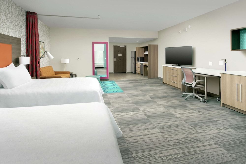 Studio, 2 Queen Beds, Accessible, Bathtub