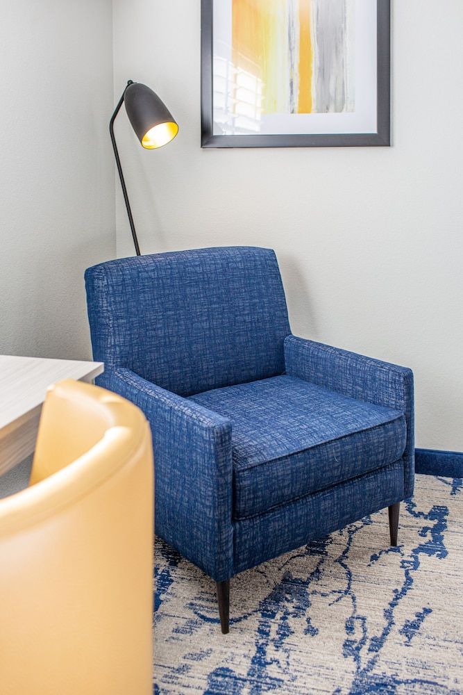 Creekside Inn Deluxe Room, 1 King Bed, Balcony, Garden View 13