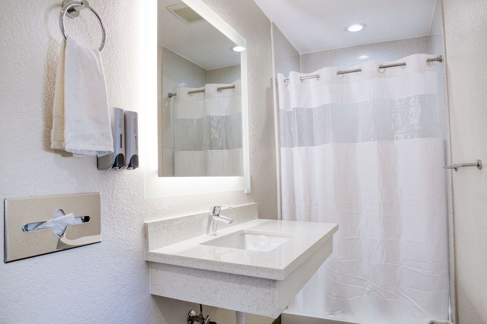 Creekside Inn Deluxe Room, 1 Queen Bed, Non Smoking 6