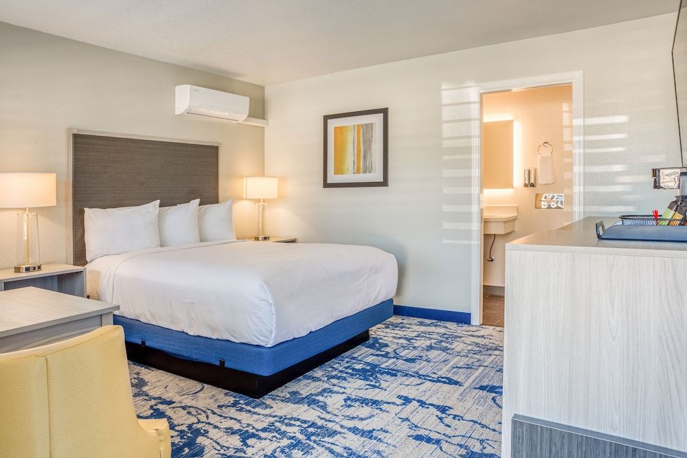 Creekside Inn Deluxe Room, 1 Queen Bed, Non Smoking 2