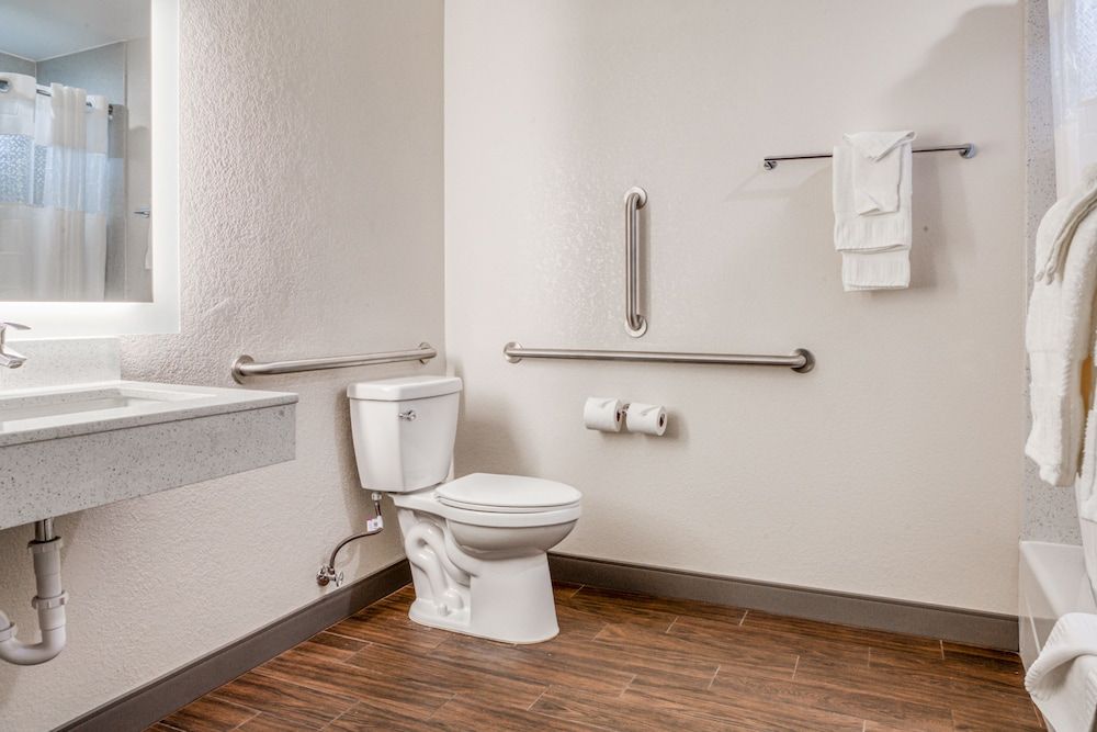 Creekside Inn Deluxe Room, 2 Queen Beds, Accessible 3