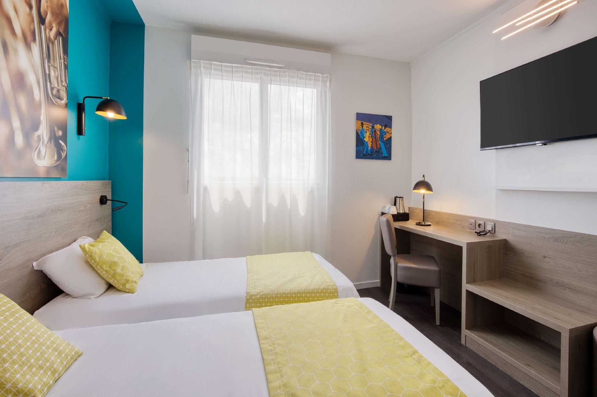 2 Single Beds, NonSmoking, Comfort Room