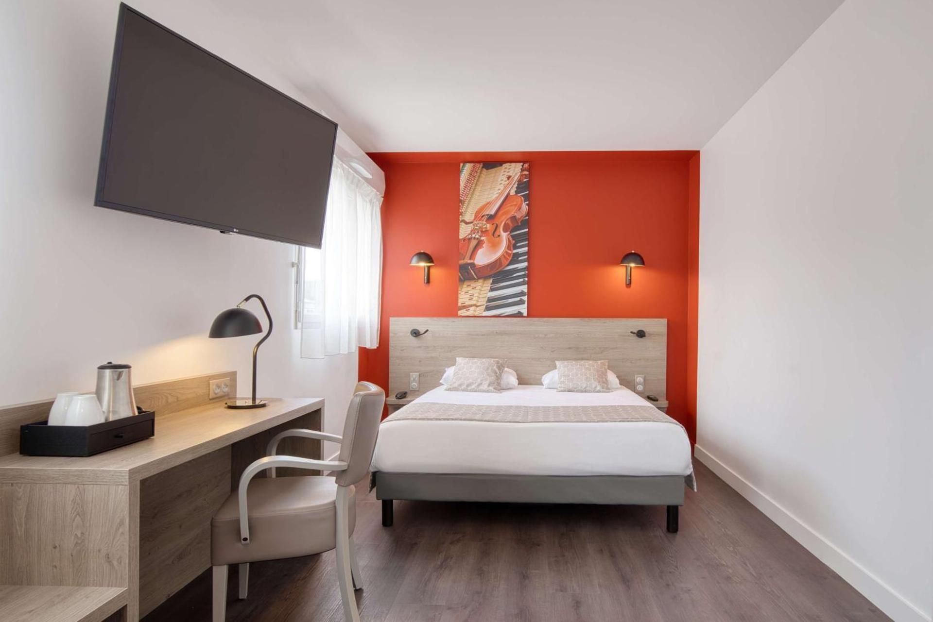 1 Queen Bed, Nonsmoking, Executive Room, Ground Floor, Sofabed