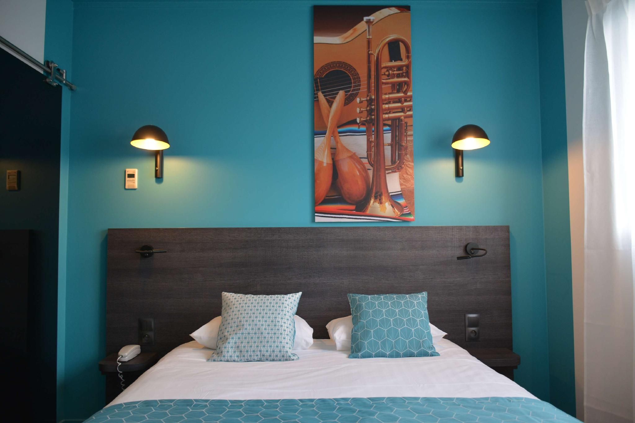 2 Queen Beds, NonSmoking, Family Room