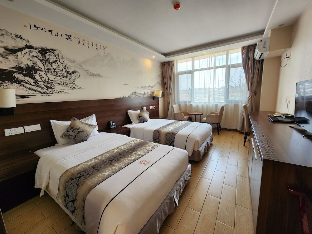 Dmall Hotel Deluxe Twin Room
