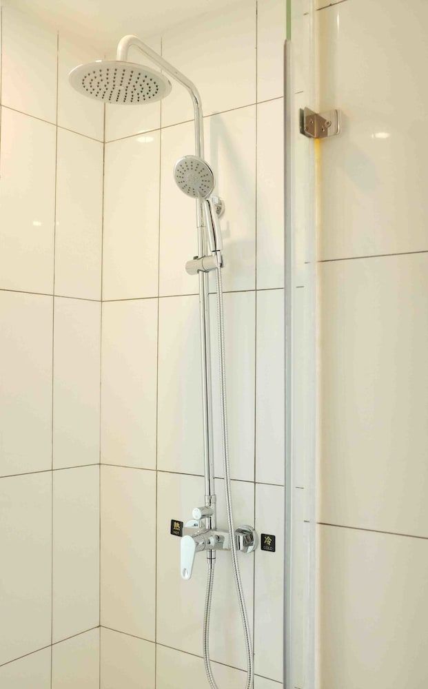 Dmall Hotel Deluxe Room, 1 Queen Bed 9