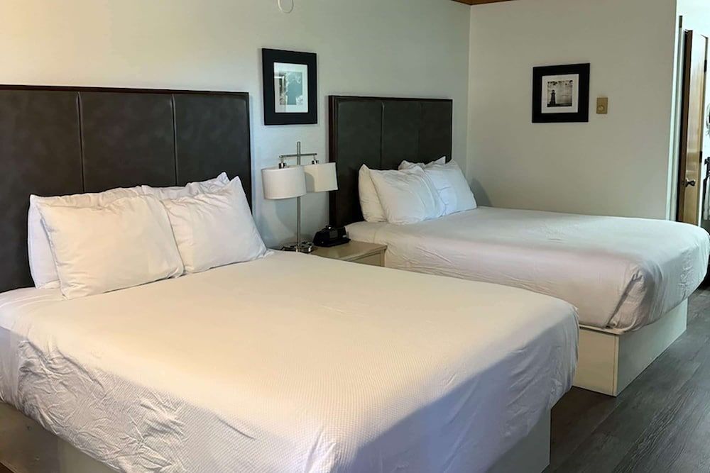 Room, 2 Queen Beds, Non Smoking, River View