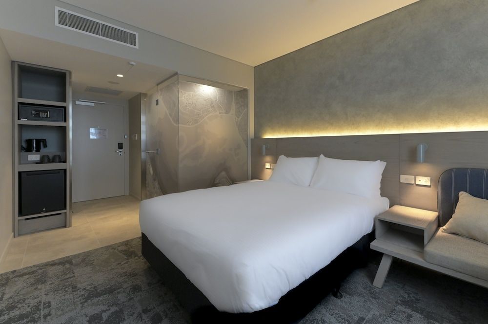 Standard Room, 1 Queen Bed (Free Breakfast)