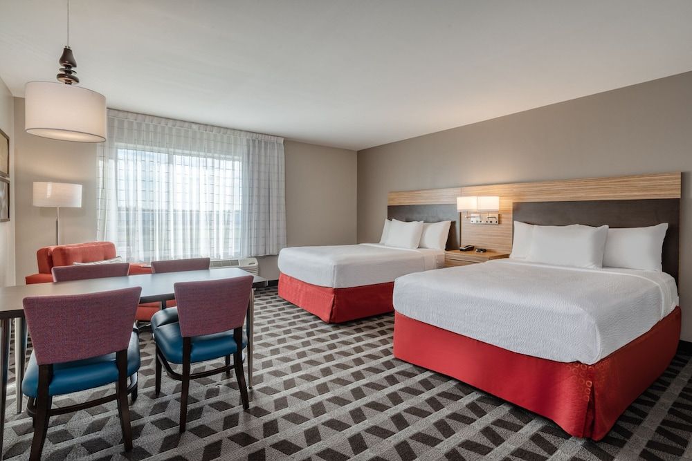 Studio, 2 Queen Beds (Mobility Accessible, Roll-In Shower)