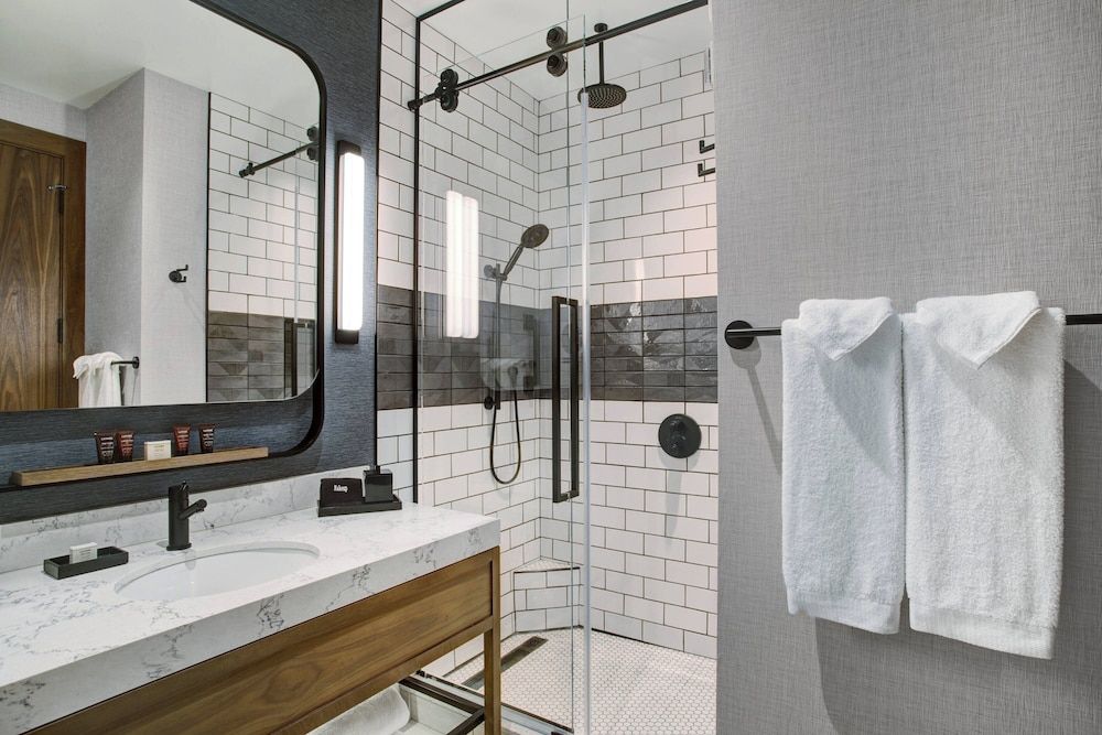 The Farnam, Autograph Collection Room, 2 Queen Beds, City View 6