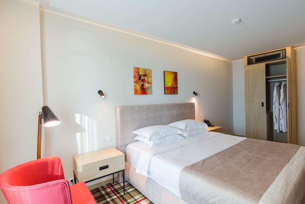 Suite, 1 King Bed, Non Smoking