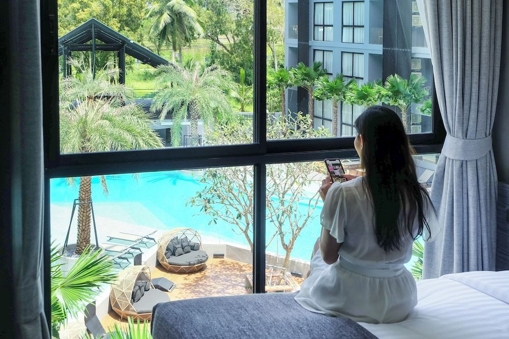 Junior Suite, Pool View