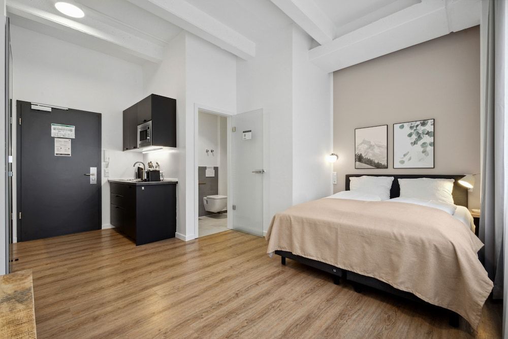 undefined limehome Munich Fritz-Erler Str. 9