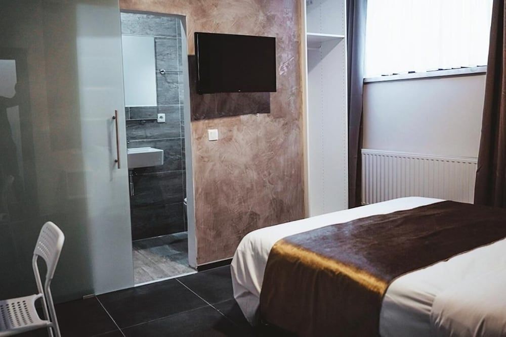 Onyx Hotel Expo Standard Double Room 17