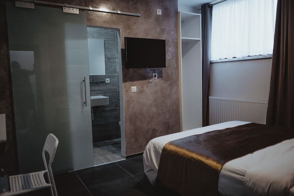 Onyx Hotel Expo Standard Twin Room 6