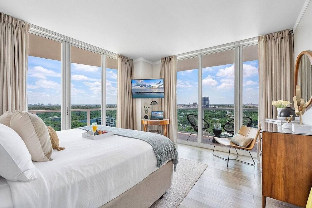 Presidential Apartment, 2 Bedrooms, Balcony, Partial Ocean View1017