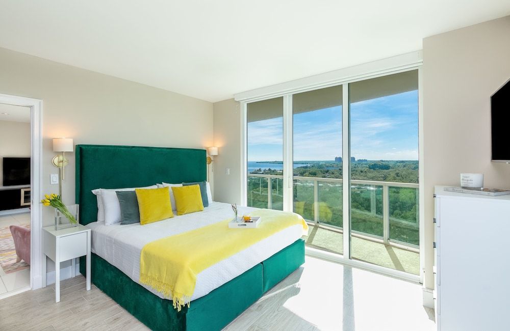 Deluxe Apartment, 1 King Bed with Sofa bed, Balcony, Partial Ocean View2017.02