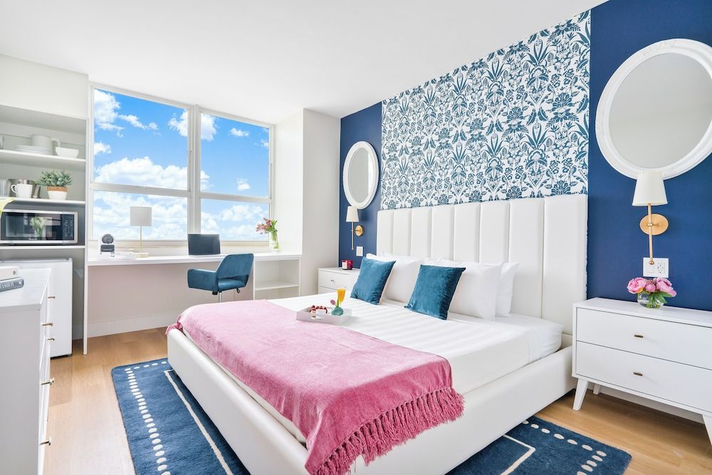 Deluxe Double Room, 1 King Bed, Ocean View1518.01