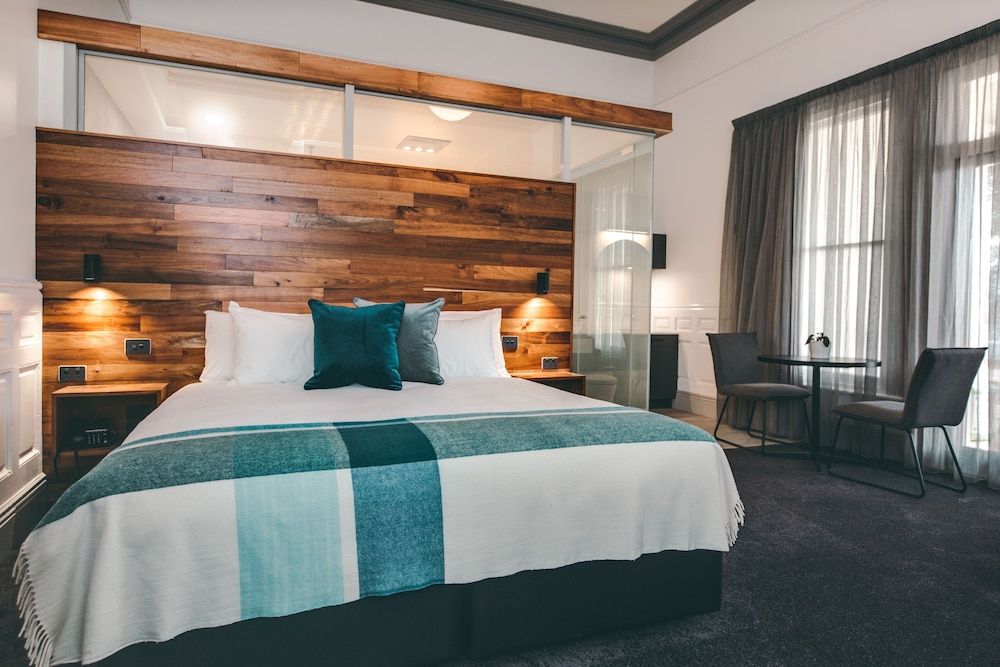 Maylands Lodge Pearce Studio 2