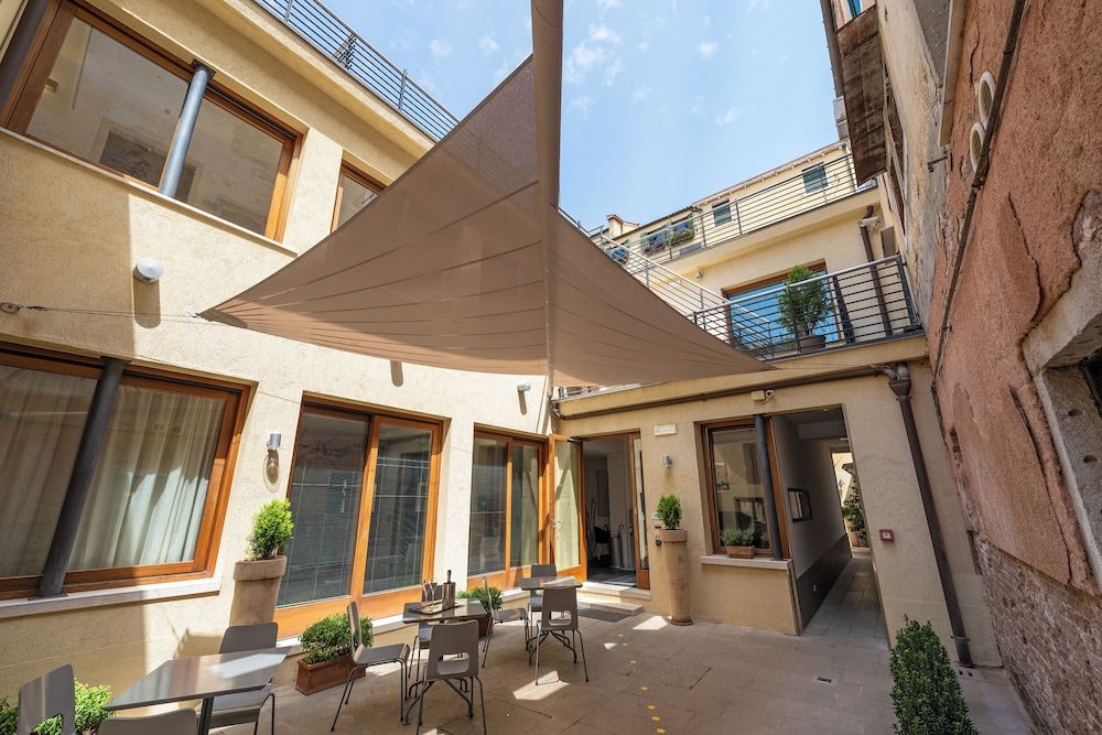 undefined Ca' Pozzo Inn 8