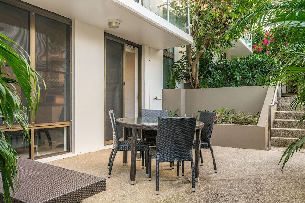 Bayview Beachfront Apartments, in town right on the beach Standard Apartment, 2 Bedrooms, Non Smoking, Kitchen 6