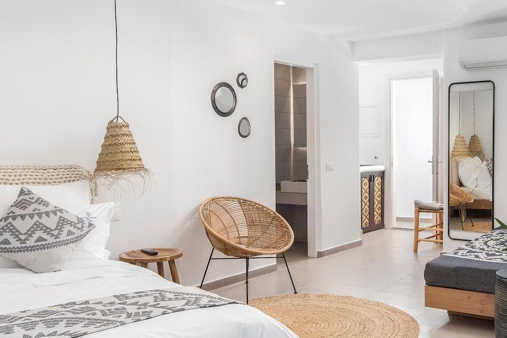 Little Venice Villas Executive Suite, Hot Tub, Sea View 6