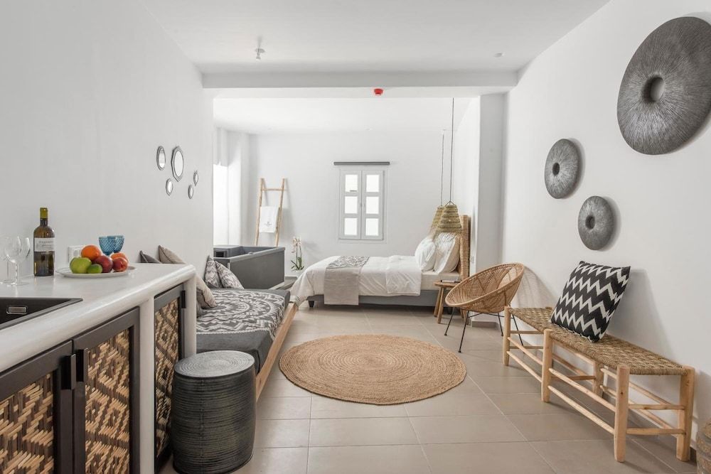 Little Venice Villas Executive Suite, Hot Tub, Sea View 13