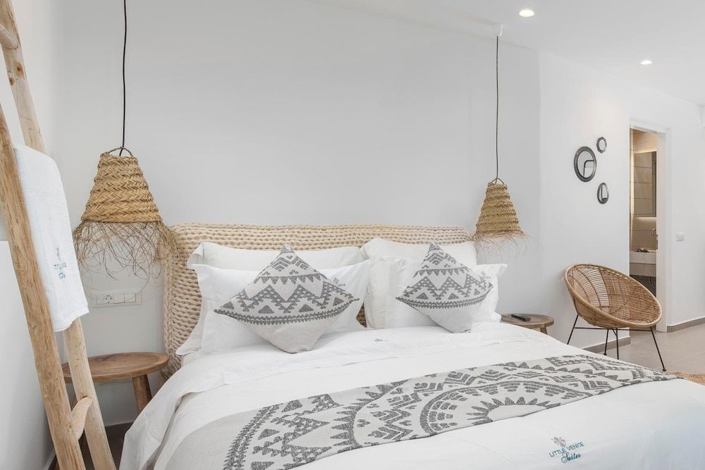 Little Venice Villas Executive Suite, Hot Tub, Sea View 7