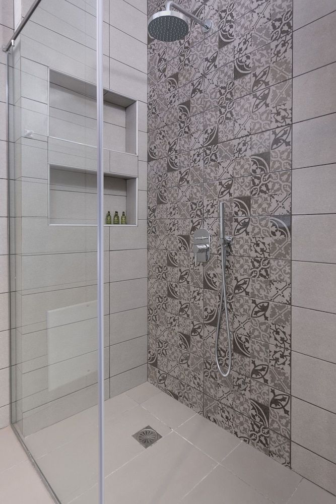 Little Venice Villas Executive Suite, Hot Tub, Sea View 16