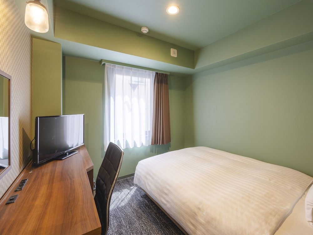 Hotel Wing International Shimbashi Onarimon Small Double Room, Non Smoking 2