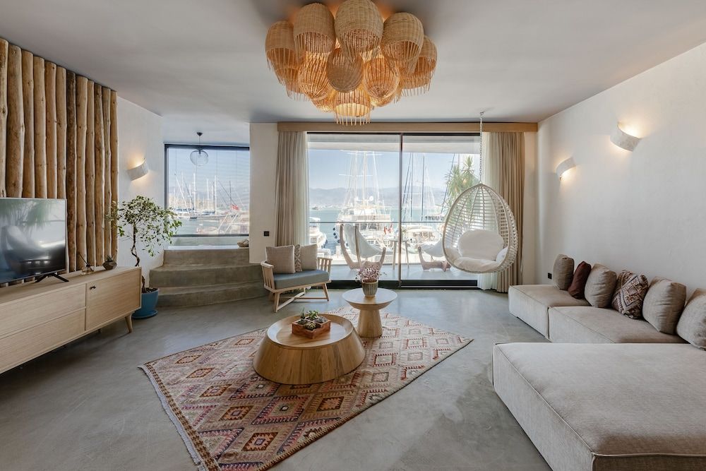 undefined Harbour Suites 2