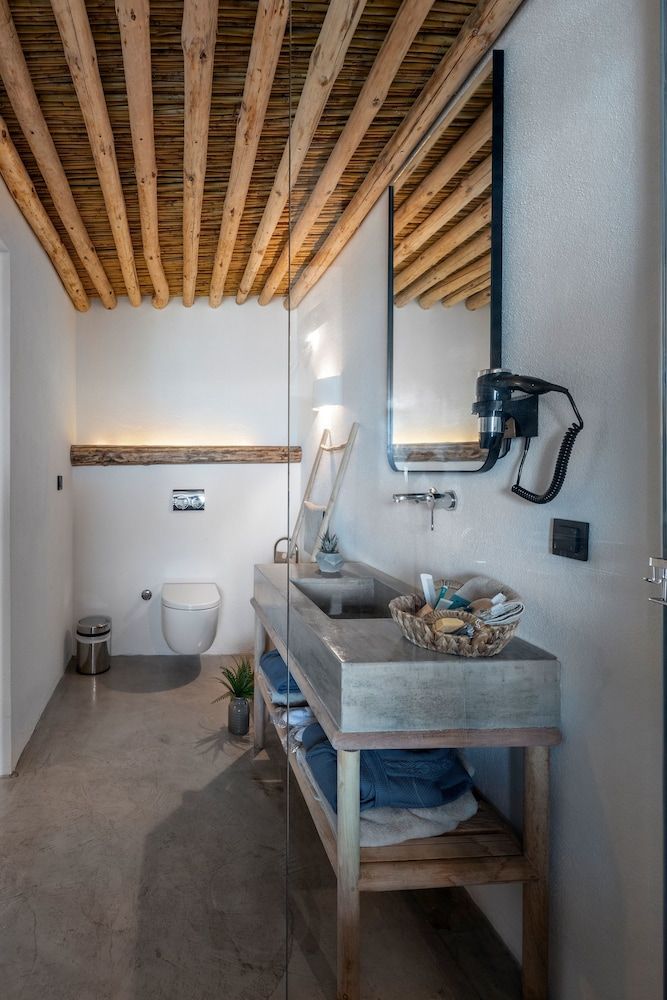 Harbour Suites Marine Suit 12