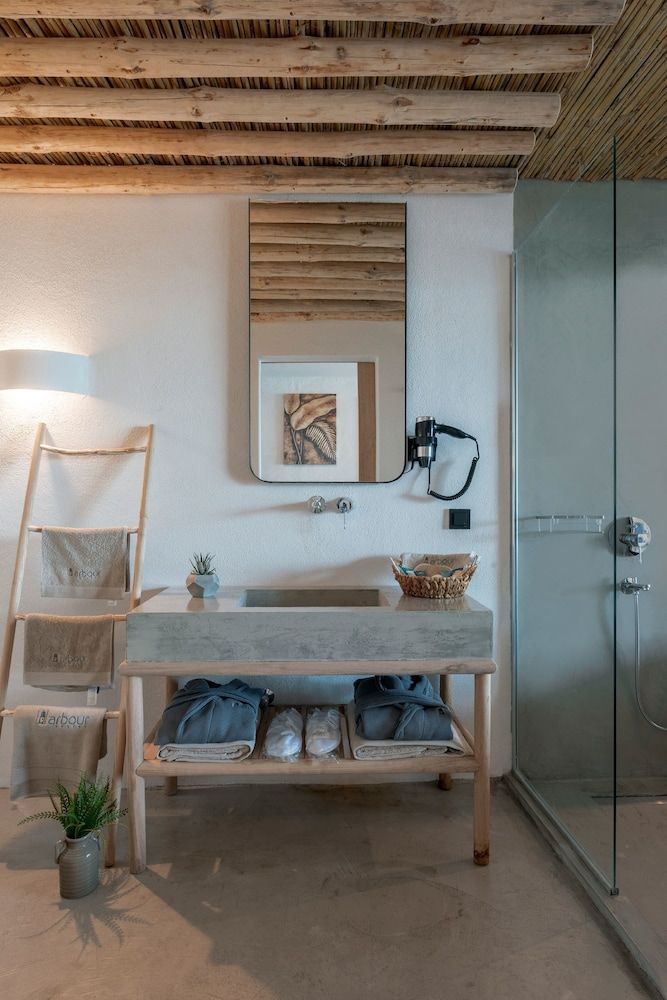 Harbour Suites Marine Suit 11