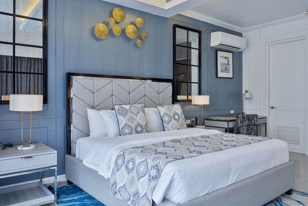 Stonehill Suites Presidential Suite, 1 King Bed, Balcony, City View 3