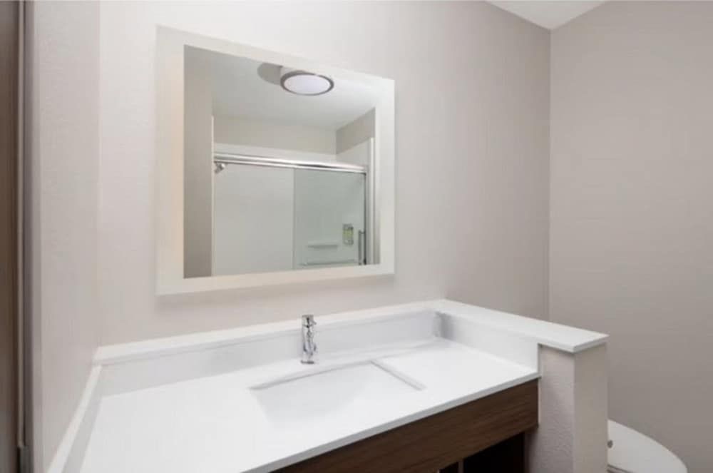 Standard Room, 1 King Bed, Accessible (Communications)