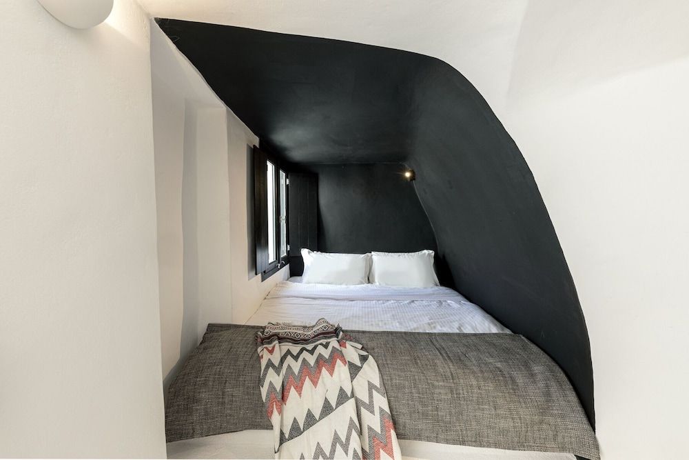 undefined Pearl of Caldera Oia Boutique Hotel 4