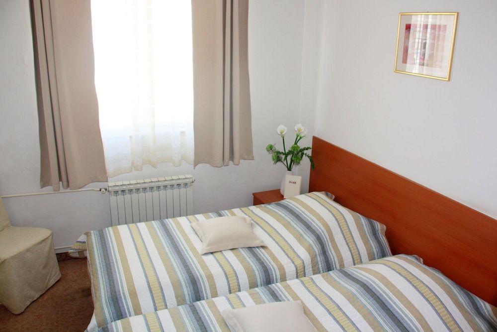 HoSTel Dujam Basic Twin Room, 1 Bedroom 2