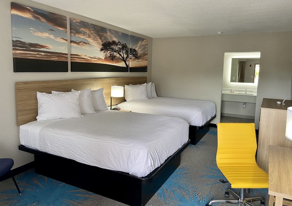 Room, 2 Queen Beds, Accessible, Non Smoking (Mobility/Hearing, tub w/grab bars)