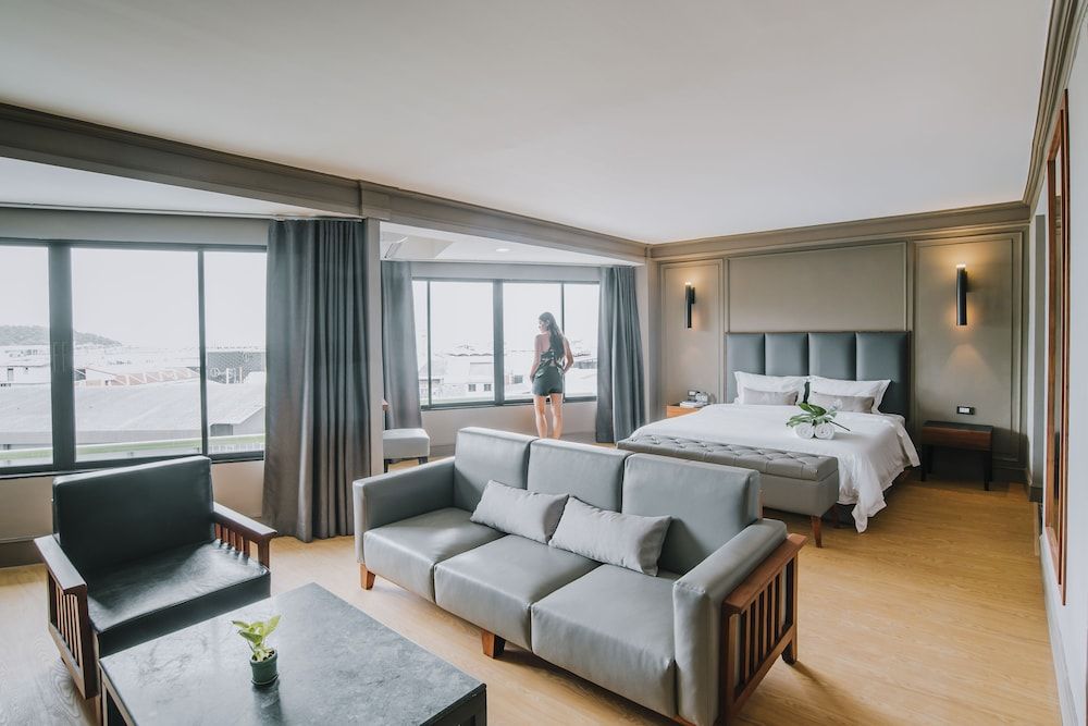 Marine Suite