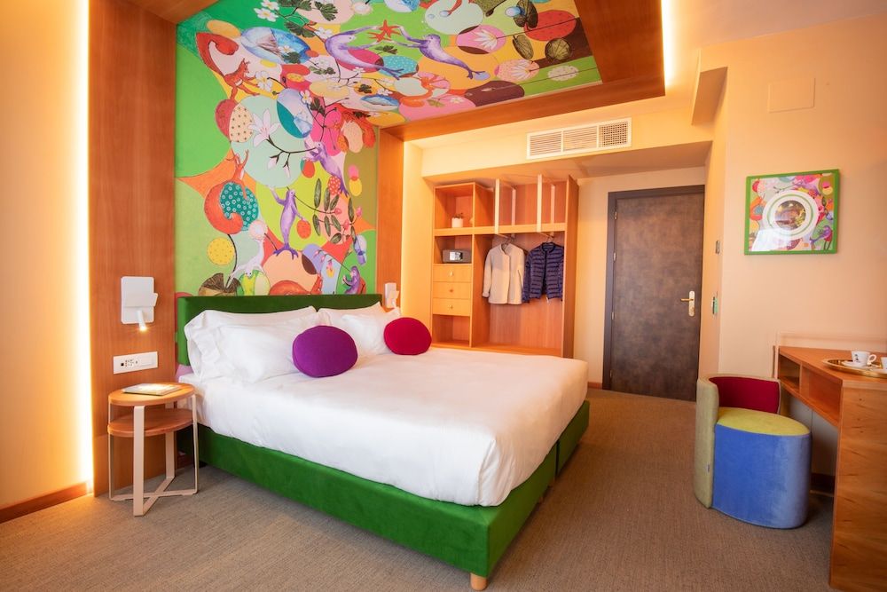 Omama Hotel Family Room, City View (Plus) 6