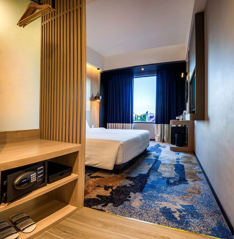 Aston Cilegon Boutique Hotel Deluxe Double Room 4