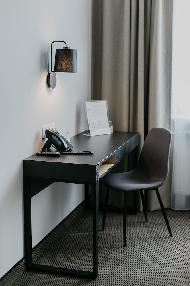 B&B HOTEL Warsaw East Standard Room, 2 Twin Beds, Non Smoking 4