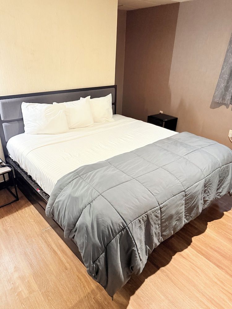 Cabana Hotel Yankee Stadium Standard Single Room 4