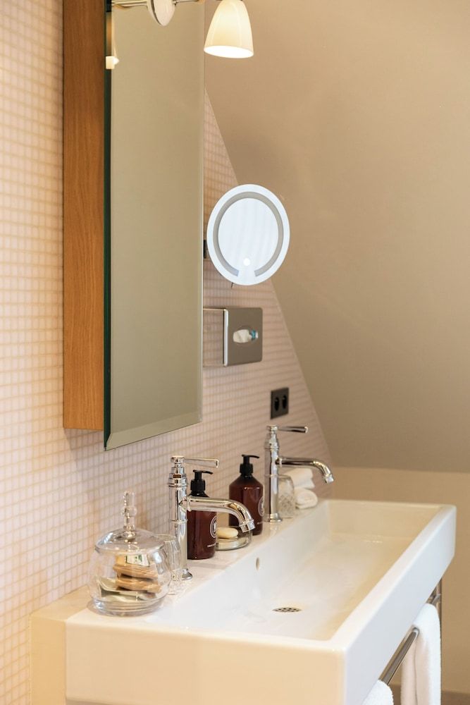 Les Sources de Cheverny Superior Room 8