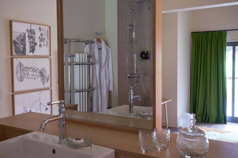 Les Sources de Cheverny Signature Suite, 1 King Bed, Hot Tub 2