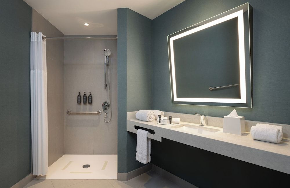 Fairfield by Marriott Lima Miraflores Room, 1 Queen Bed, Non Smoking 4